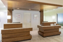 HGI Bloomington-Front Desk