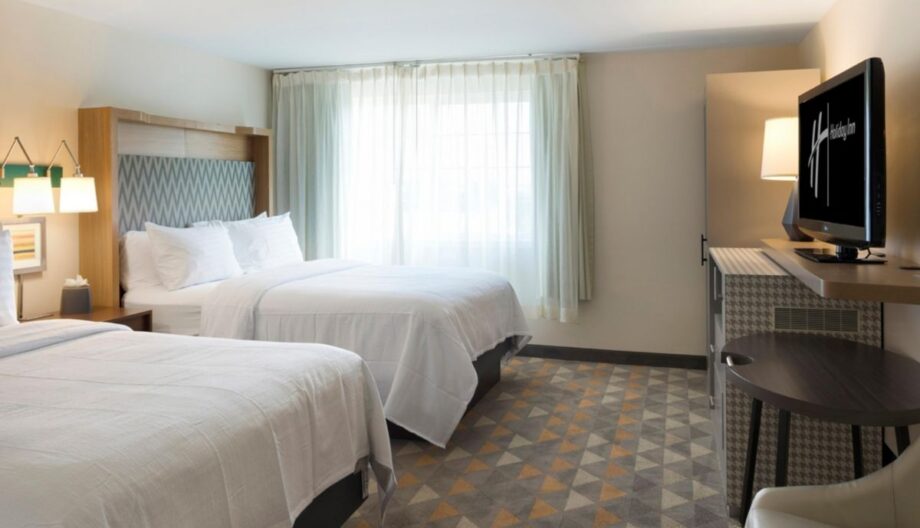 holiday-inn-bloomington-5233254585-4x3